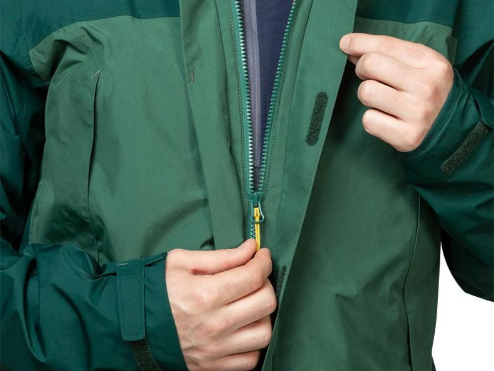 Custom ODMOEM Outdoor Waterproof Rain Jacket for Hiking, Camping & Mountaineering (4)