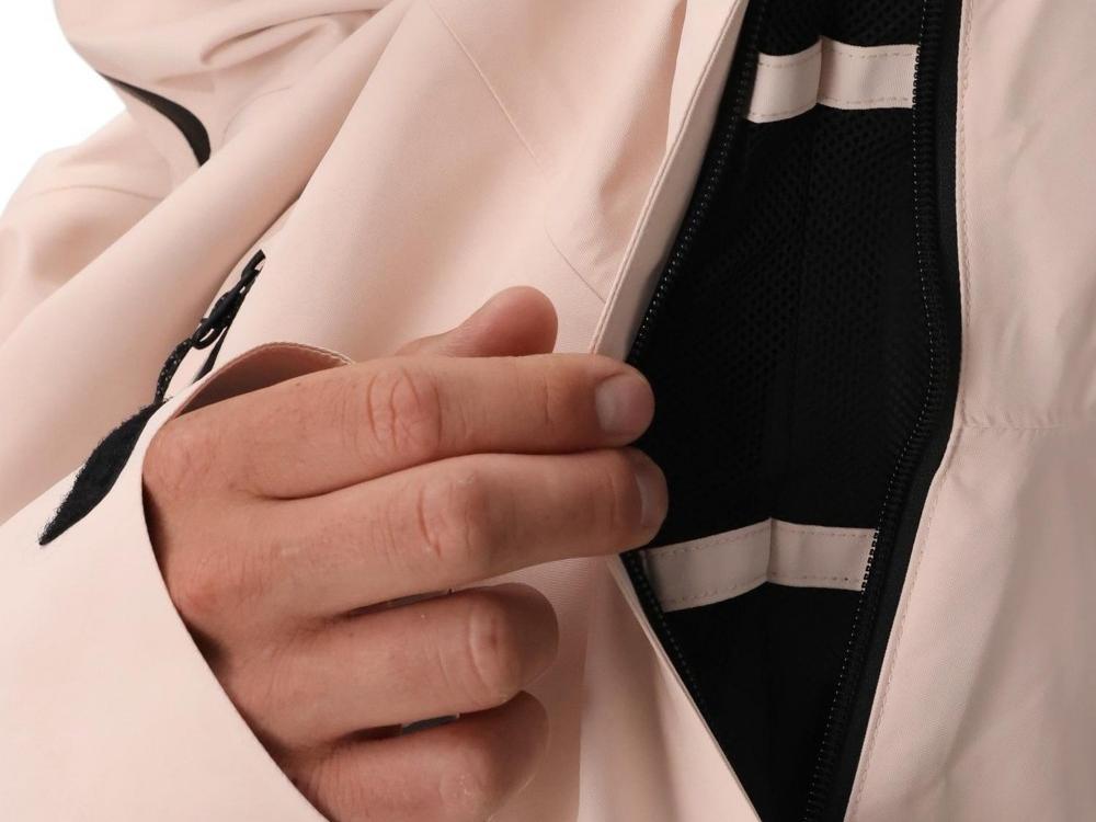 Side underarm ventilation zipper