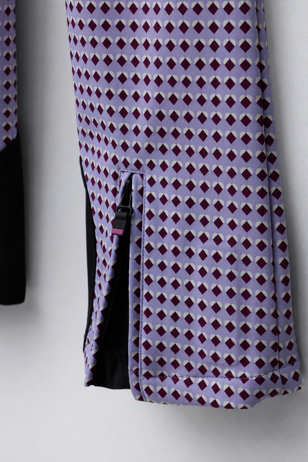 Zippered Leg Opening