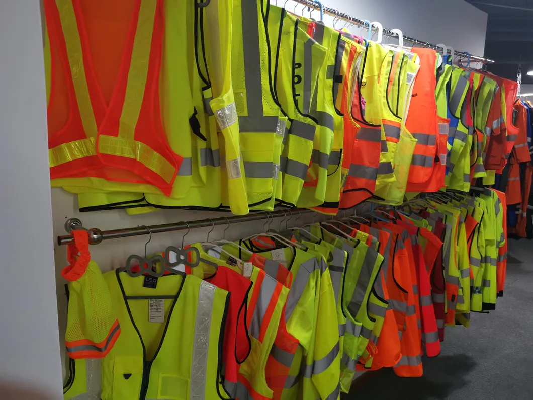 One-Stop Personal Protective Equipment PPE Safety Equipment PPE for Construction Mining