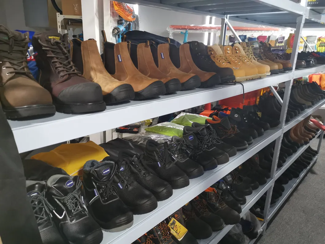 One-Stop Personal Protective Equipment PPE Safety Equipment PPE for Construction Mining