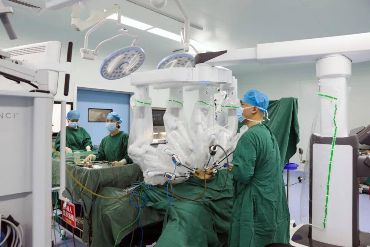 Surgical Robot Drape for Enveloping Joint