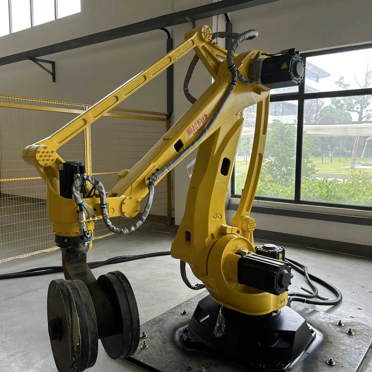 Advanced 4-Axis Automated Welding Robot Arm System for Precision Welding