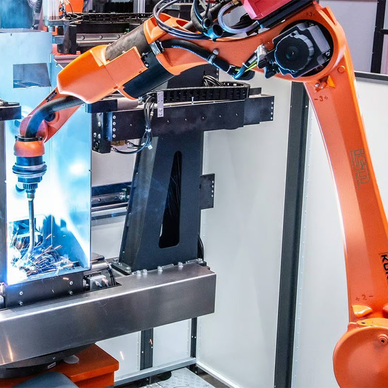 KUKA Six Axis Welding Robot Arm with Automatic Welding Torch Cleaning Station for Steel Structure Welding