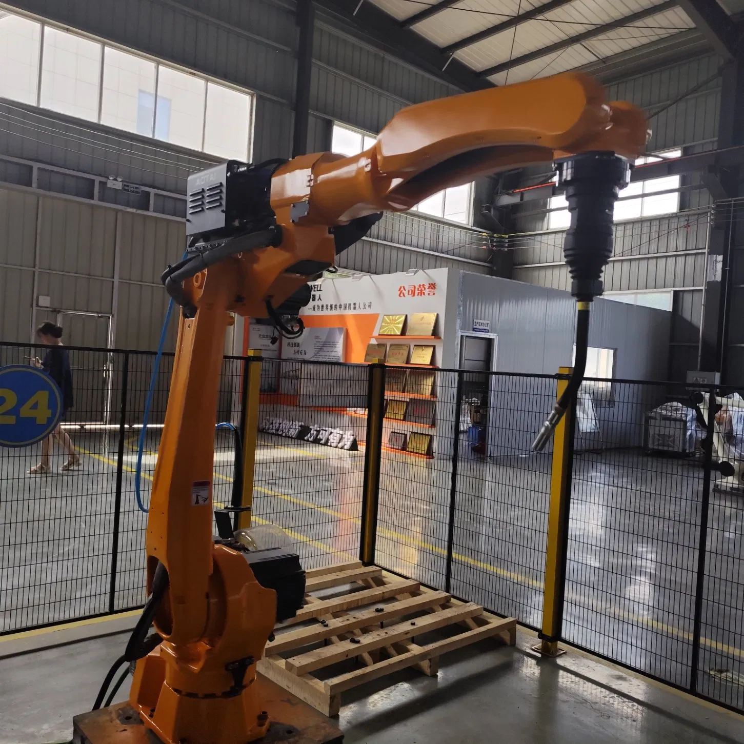 6 Axis TIG MIG Welding Robot Arm with 2010mm Arm and 12kg Payload