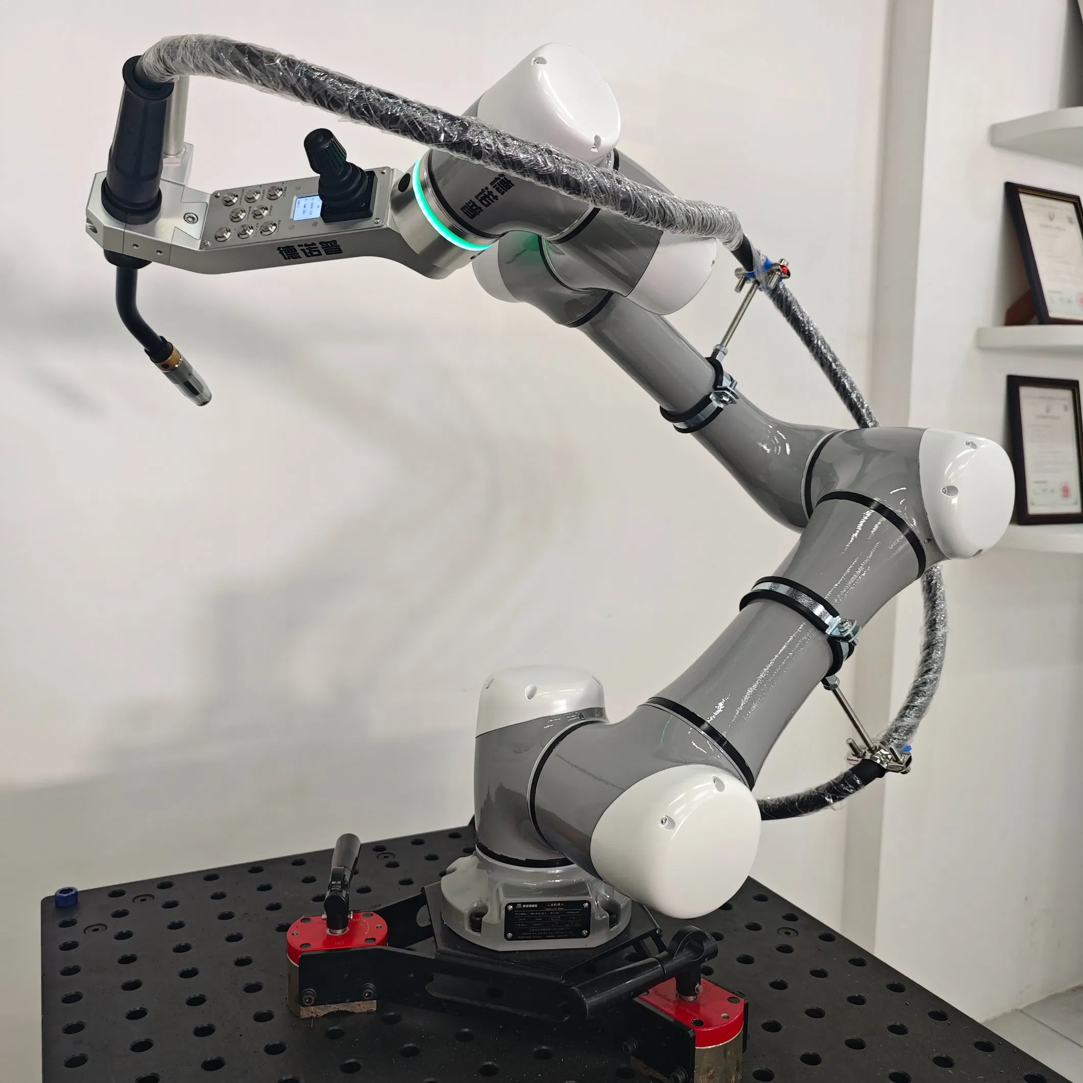 Automated Robot Arm for High-Quality Shipbuilding Welding Solutions