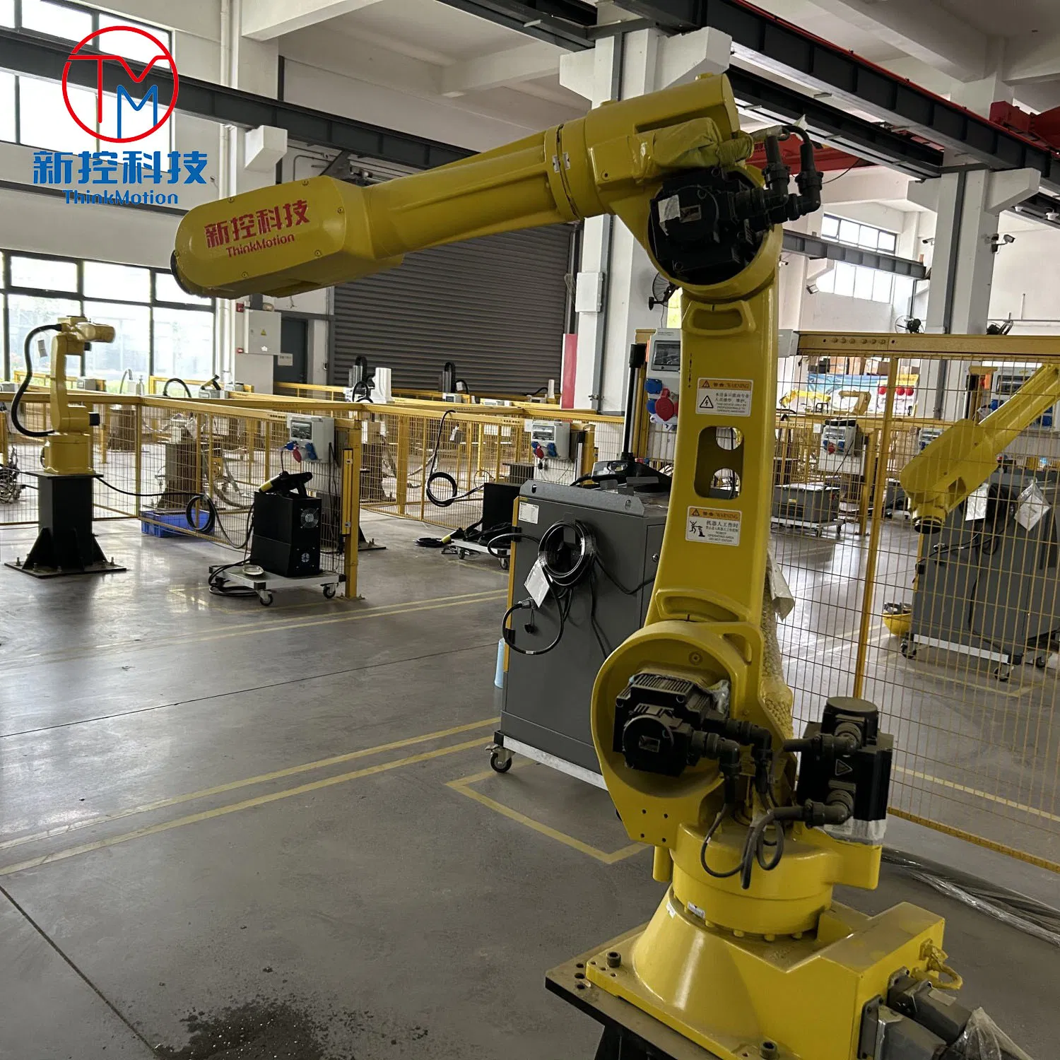 Industrial Robotic Arm for Efficient Automated Metal Grinding