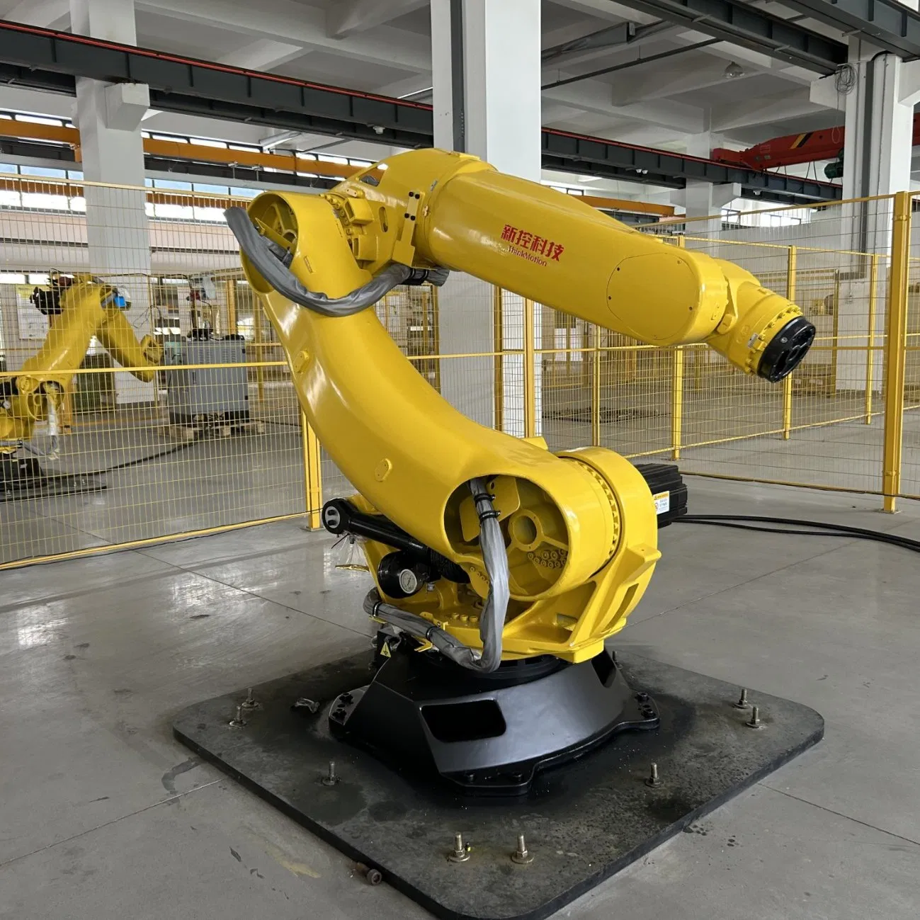 Robotic Arm with Advanced 6-Axis Welding Technology for Seamless Fabrication