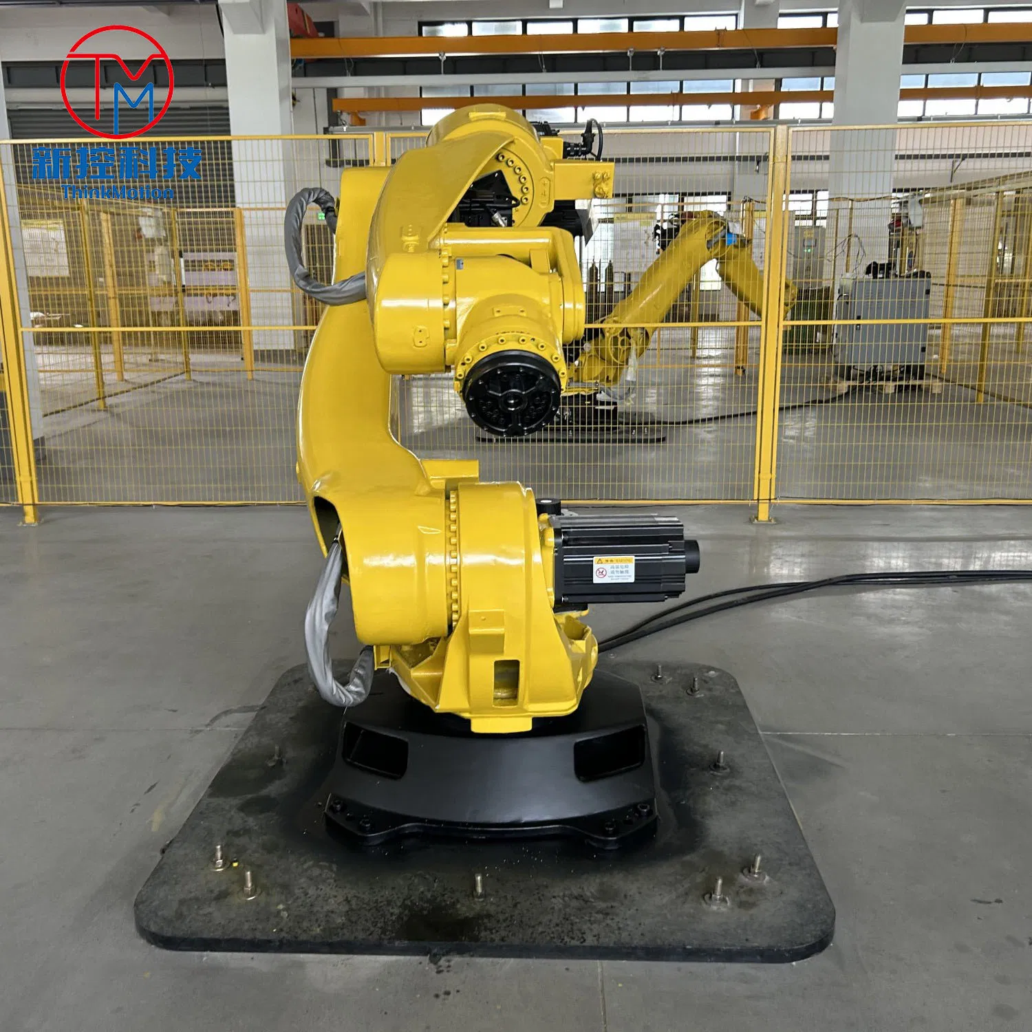 a Multi-Functional Automated Welding 6-Axis Robot Arm Available in Multiple Industries