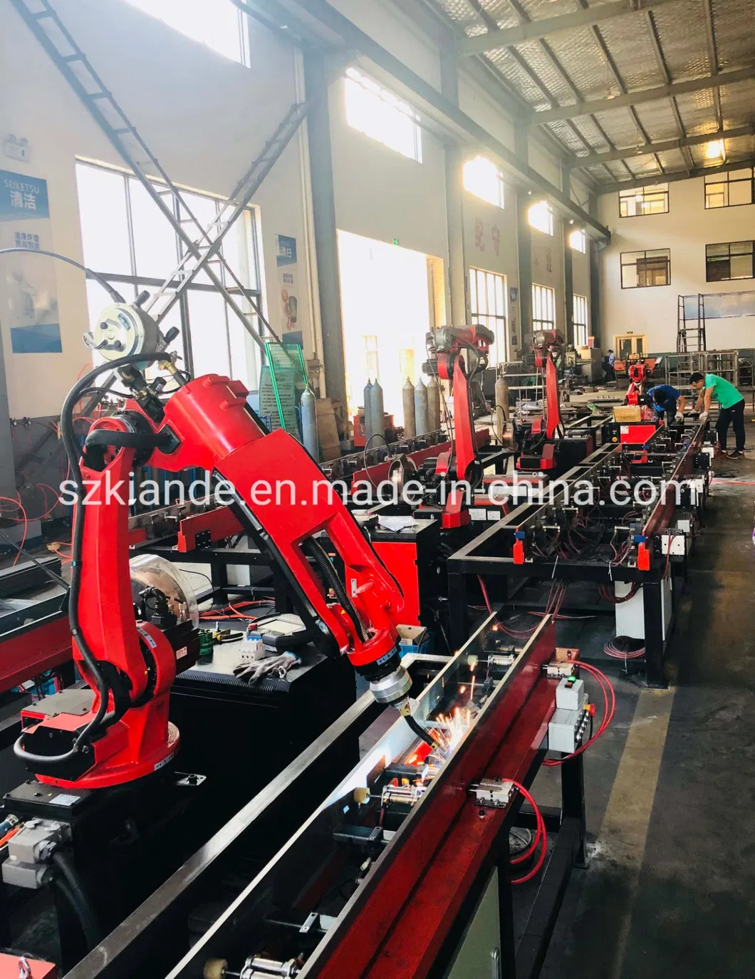 Welding robot line for cable trays