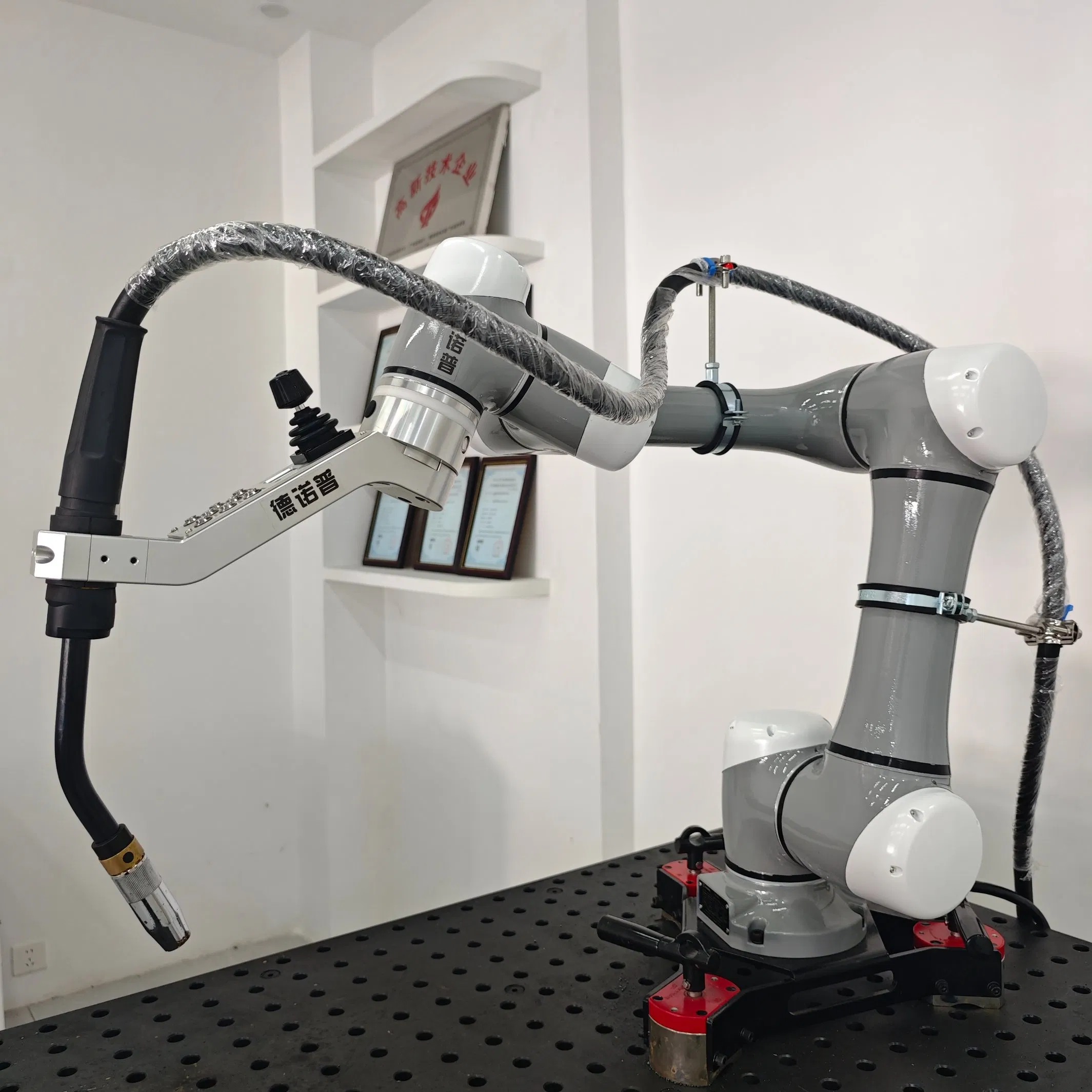 Advanced High-Precision Robotic Arm for Welding Carbon Steel