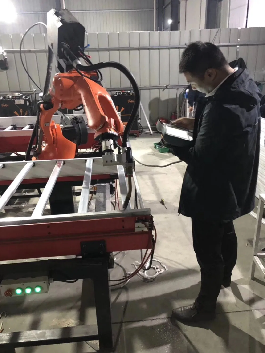 Smart Robotic Arm for Cost-Effective Manufacturing Automation Solutions