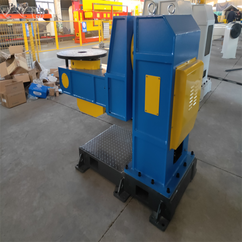 2-Axis L-Type Servo Positioner Controlled by Robot for Batch Welding of Metal Parts