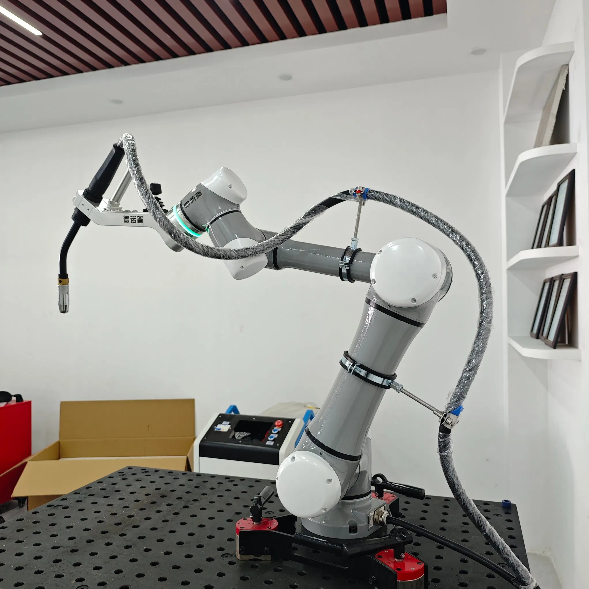 Automated Robot Arm for High-Quality Shipbuilding Welding Solutions