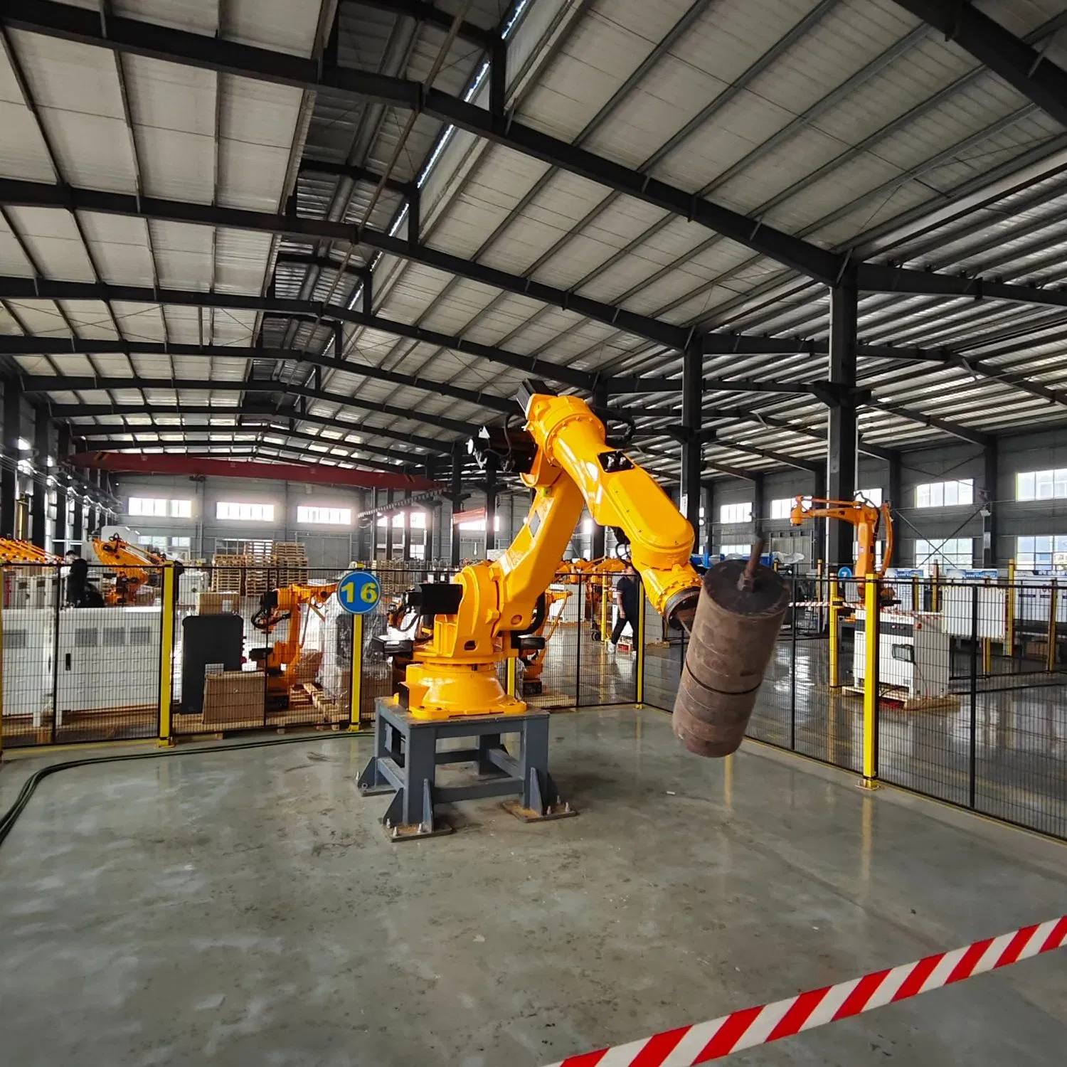 Large-Capacity Six-Axis Robot Arm for Woven Bag Handling and Palletizing