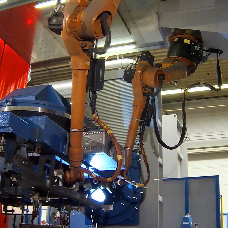 KUKA Six Axis Welding Robot Arm with Automatic Welding Torch Cleaning Station for Steel Structure Welding