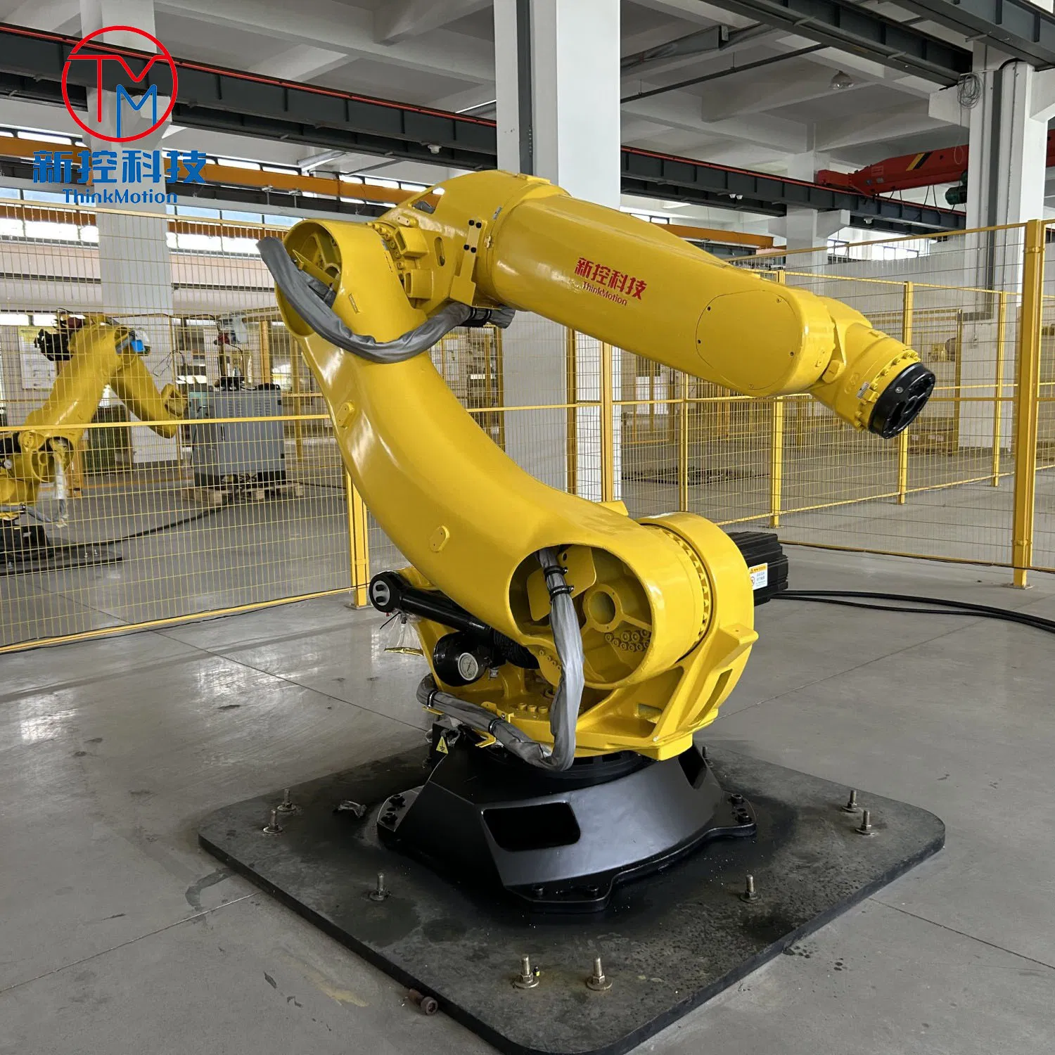 a Multi-Functional Automated Welding 6-Axis Robot Arm Available in Multiple Industries