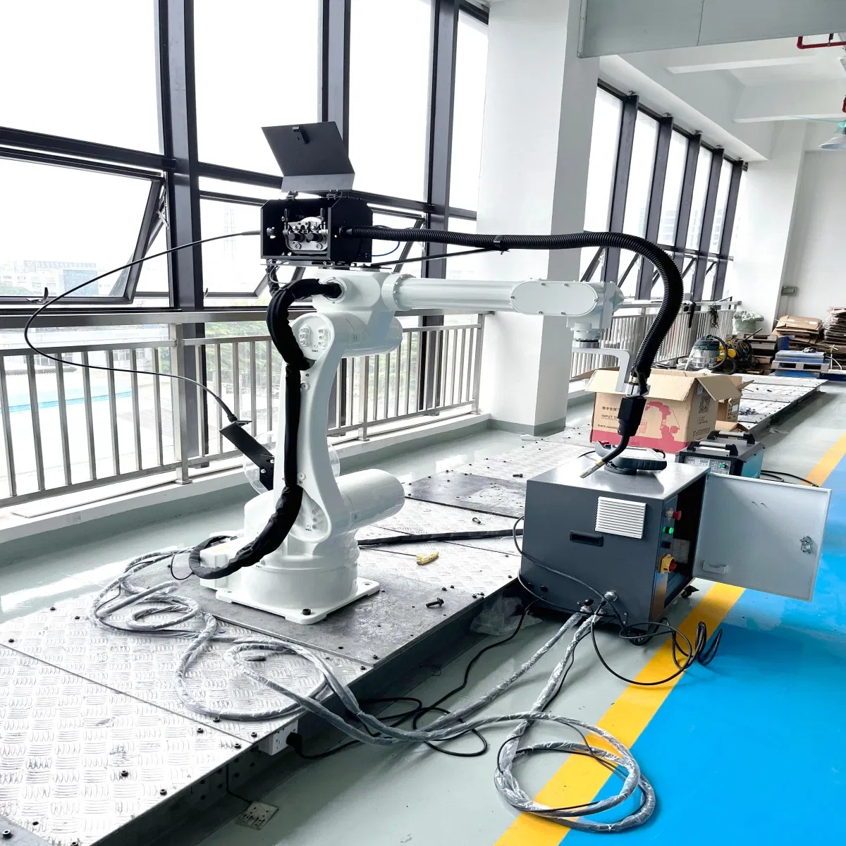 China Factory metal rust-proof Electric automatic robotic arm with CE
