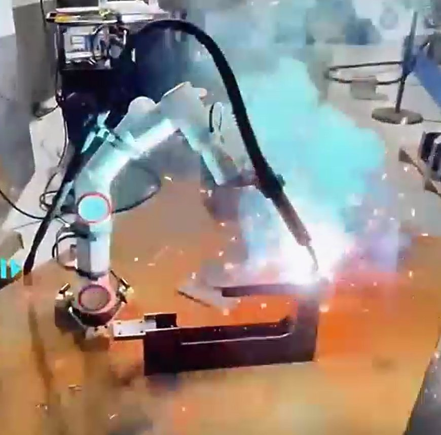Collaborative Robot Arm for Welding, Cobot Robotic Arm with Welding Machine, Industrial Robot Arm for Arc/MIG/Mag Welding