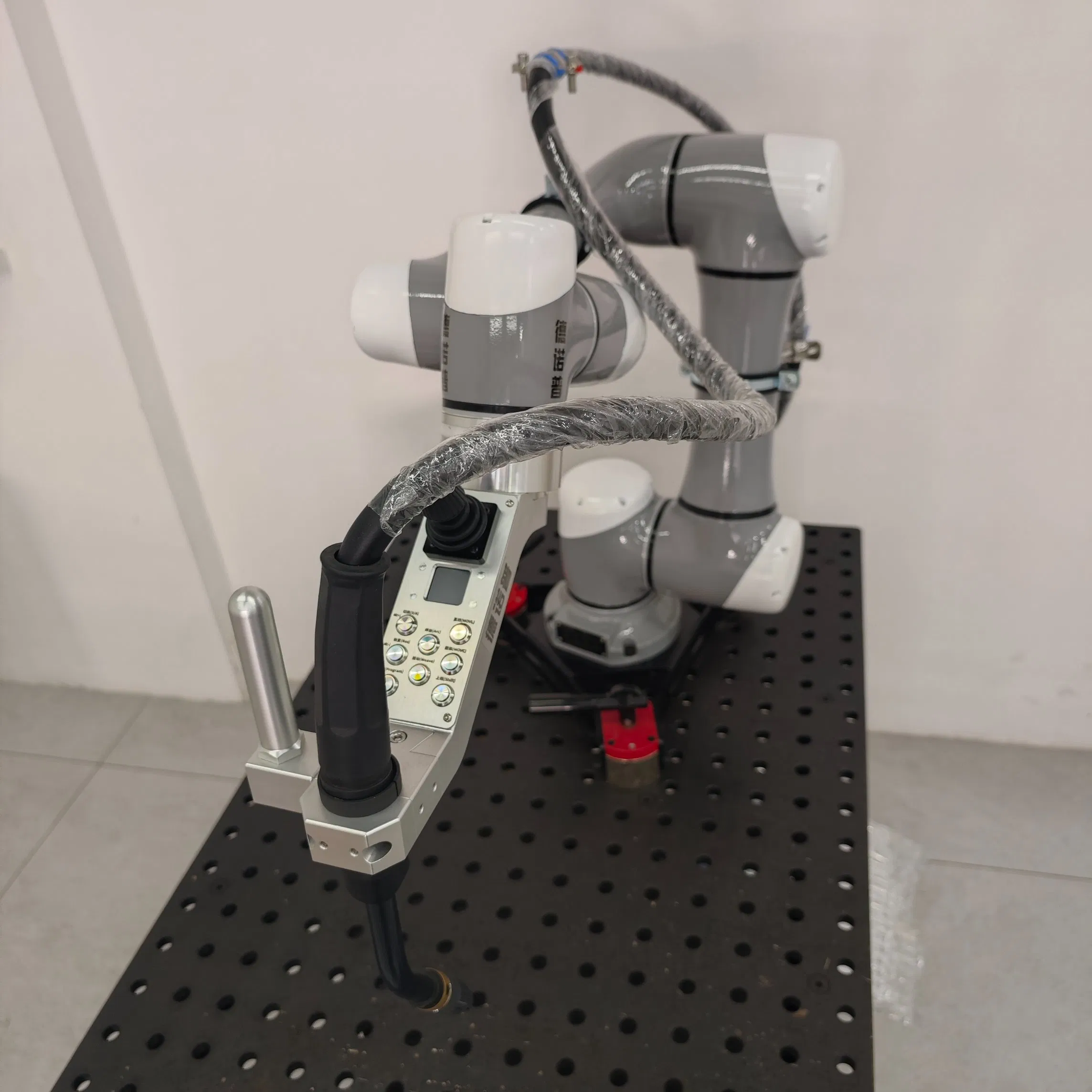 Advanced High-Precision Robotic Arm for Welding Carbon Steel