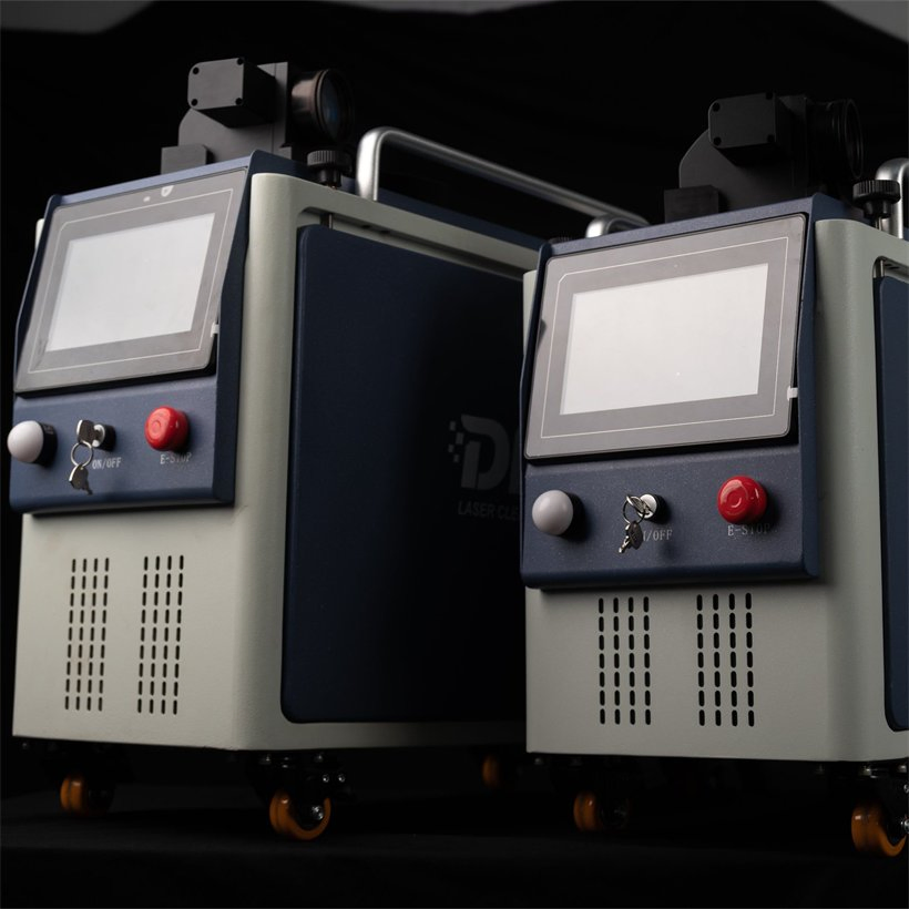 Advanced 200W Industrial Pulse Laser Cleaning System for Efficient Use