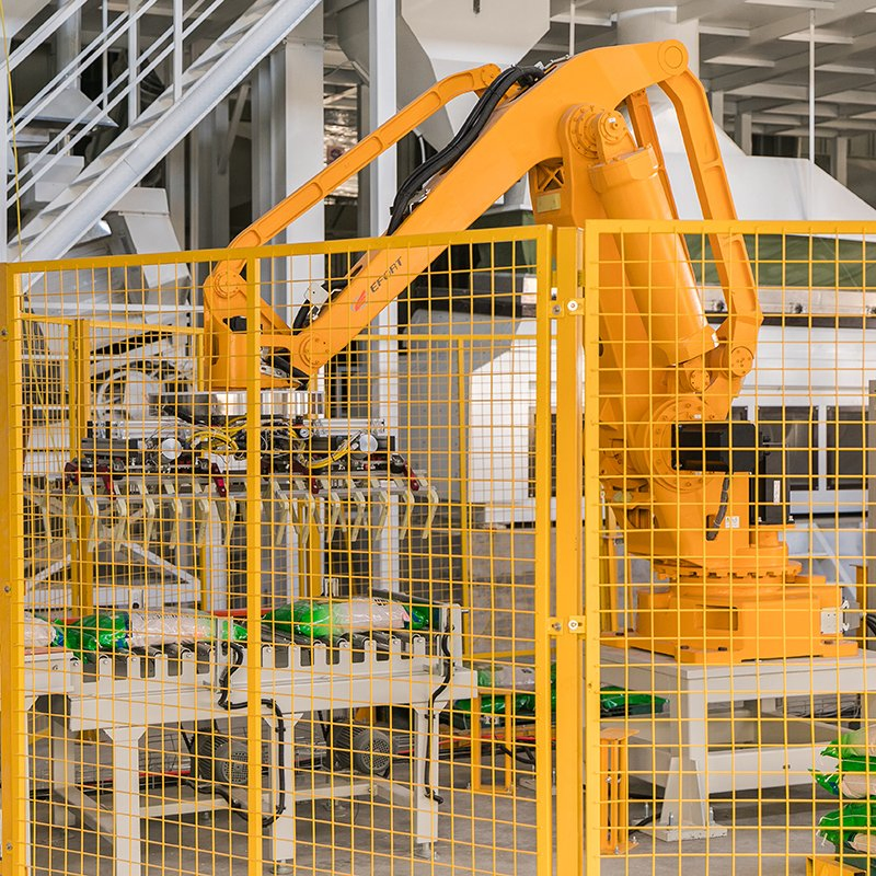 Heavy-Duty Welding Robot with High Payload Capacity for Steel