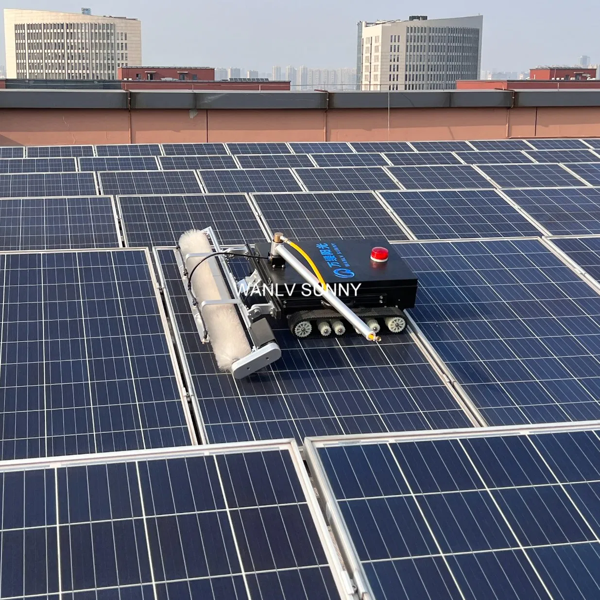 Efficient Crawler Type Cleaning Machine 150-Meter Remote Control Solar Panel Cleaning Robot