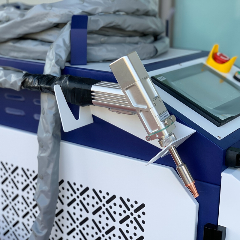 High-Power Handheld Laser Welding Gun for Metal Fabrication