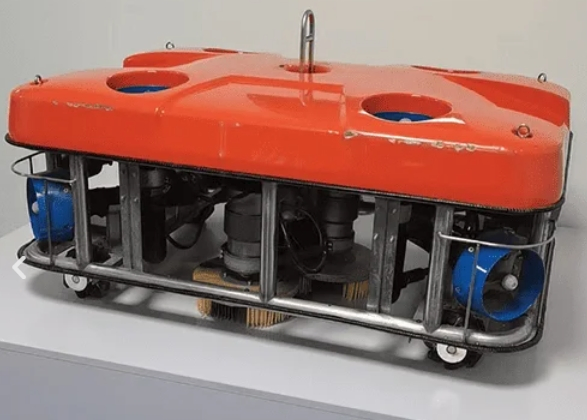 Hdcr1 Underwater Robot for Ship Hull Cleaning and Inspection with Ten Thruster
