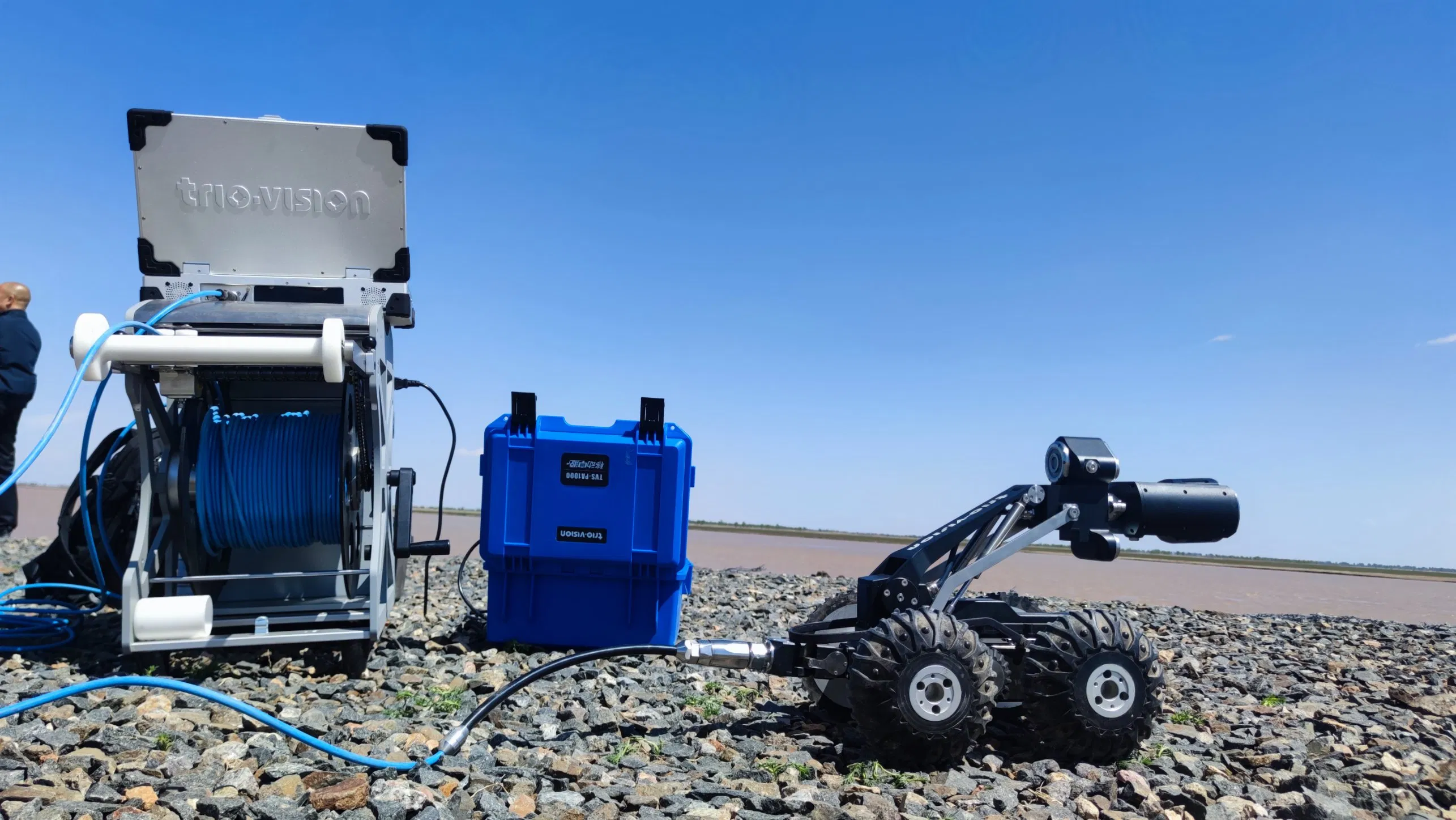 360 Degree Rotation and Remote Control Pipe Inspection Camera Robotic Crawler System