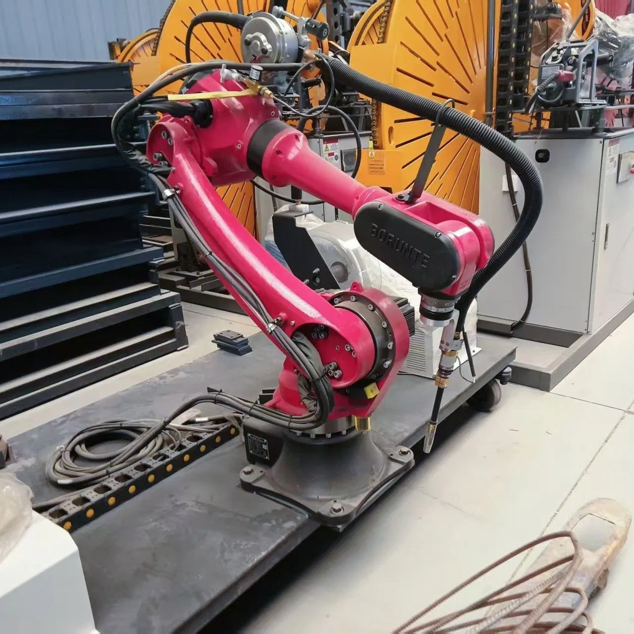 Versatile Gantry Welding Robot for Efficient Applications