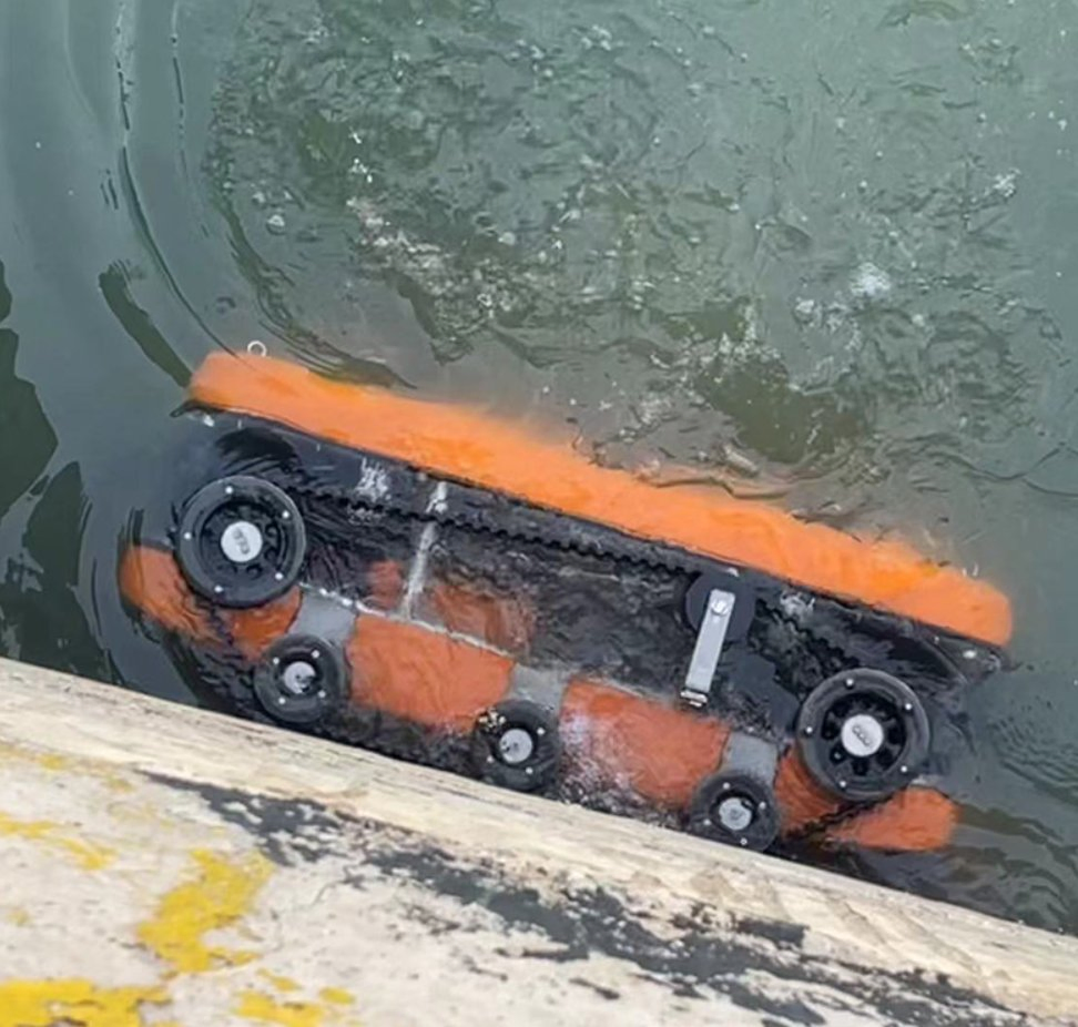 Hdcr1 Underwater Robot for Ship Hull Cleaning and Inspection with Ten Thruster