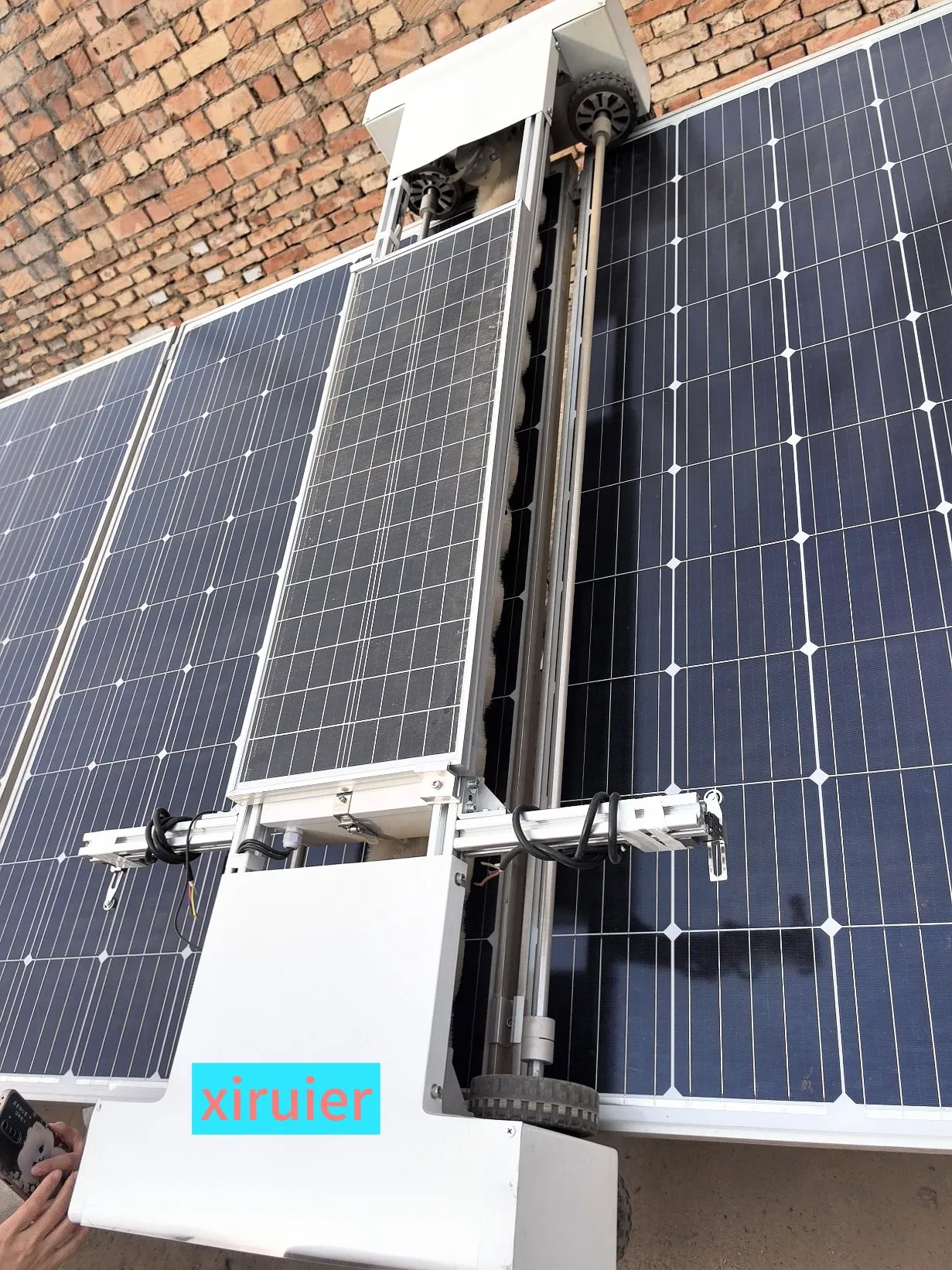 2025 New Design Anti-Fall Solar Cleaning Drone Automatic Crawler Robot