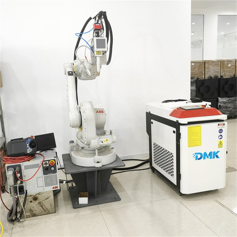 High Efficiency Welding Robot Tracking System 3kw High Frequency Induction Robot Laser Welding Systems