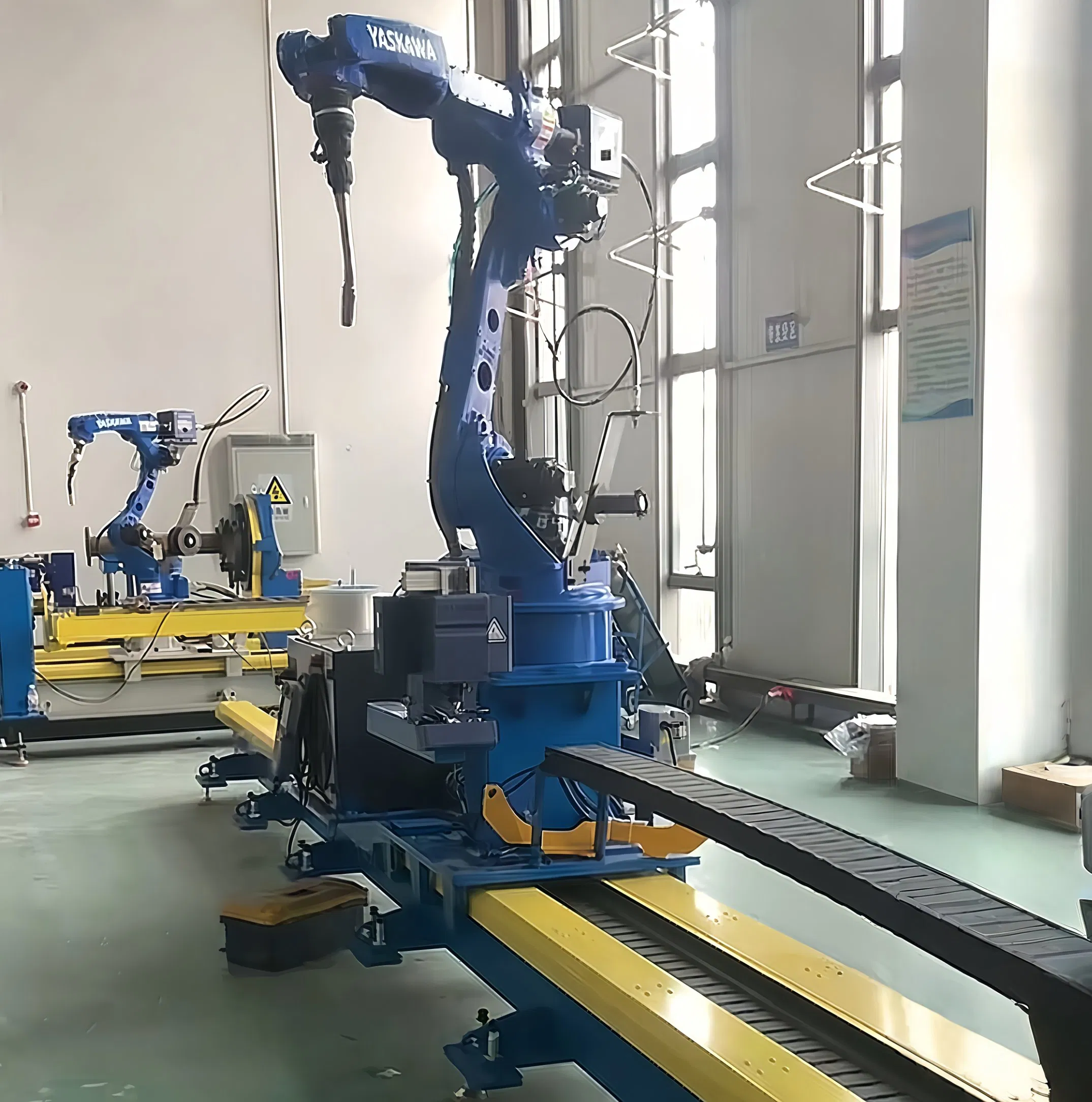 Automatic Intelligent Welding Robot Yaskawa Ar2010 Splash-Free Smooth Seam Sheet Metal Steel Structure Welding Equipment