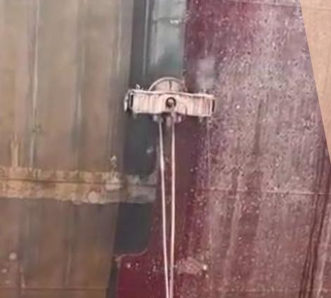 Industrial High Pressure Hull Cleaning Robot for Large Ships