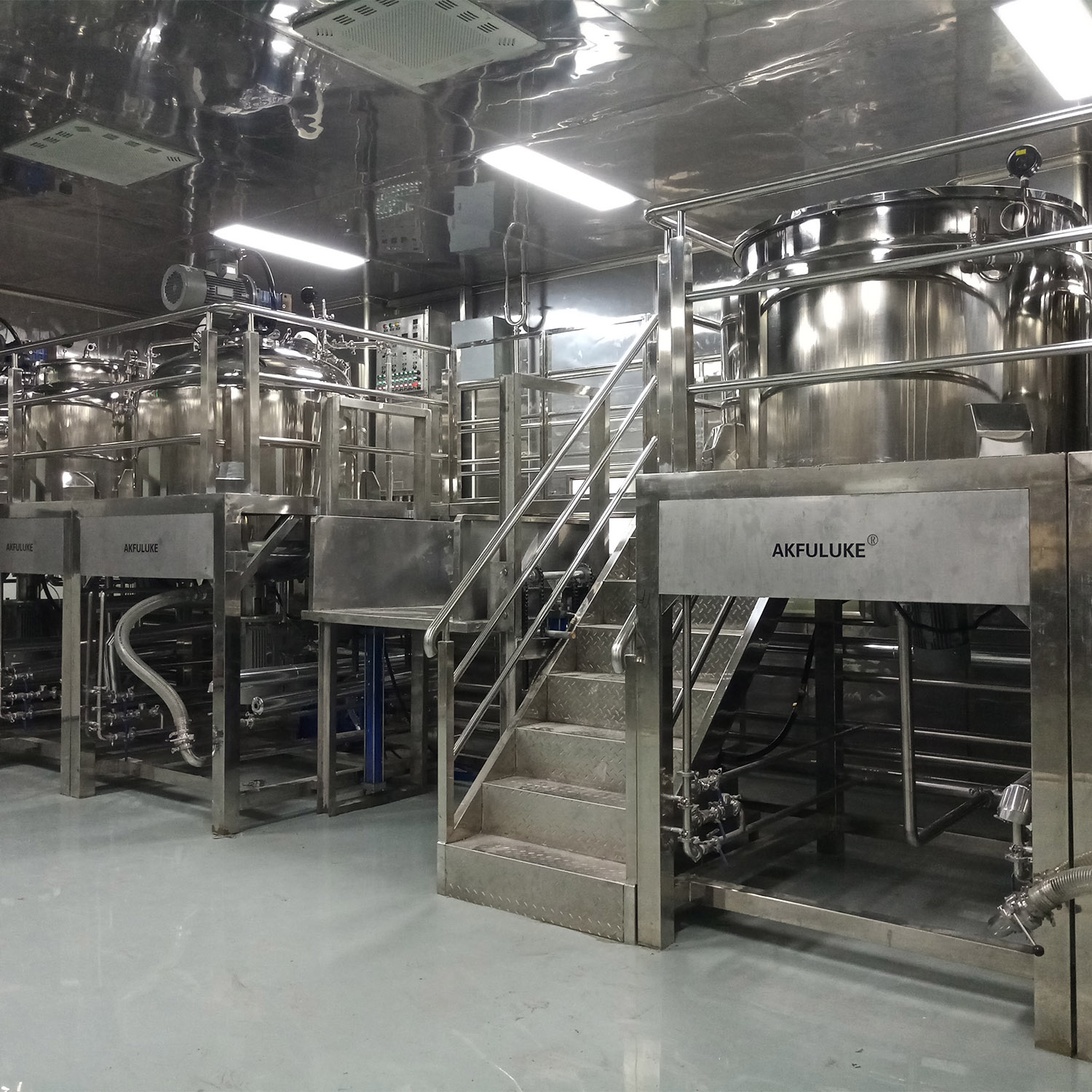 Professional OEM Cosmetic Cream Making Machine Vacuum Emulsifying Mixer Factory Direct Sale for Global Brands