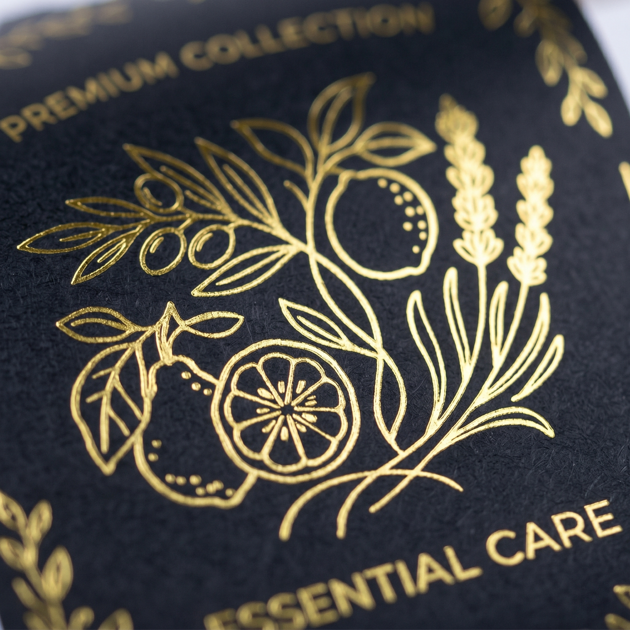 Custom Printed Eco-Friendly Waterproof Oil Proof Roll Label Sticker for Cosmetic Mascara Shampoo and Skincare Packaging