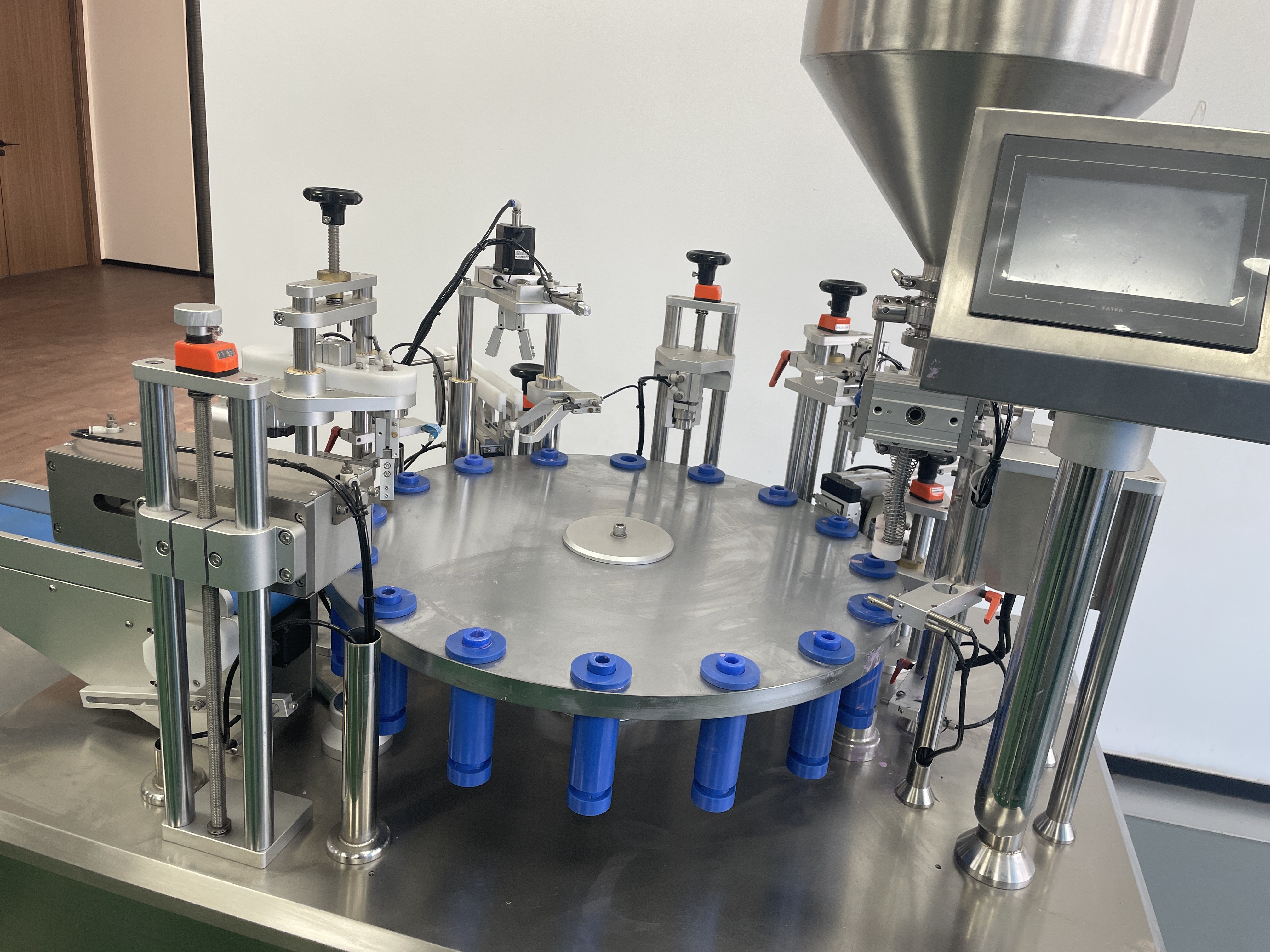 Filling and Plugging Mechanism