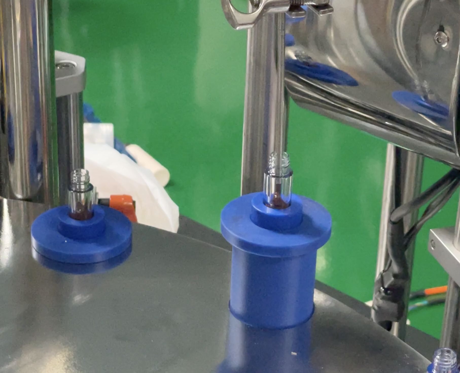 Factory Automatic Lip Gloss Manufacturing Machine Customized Make up Mascara Filling Machine
