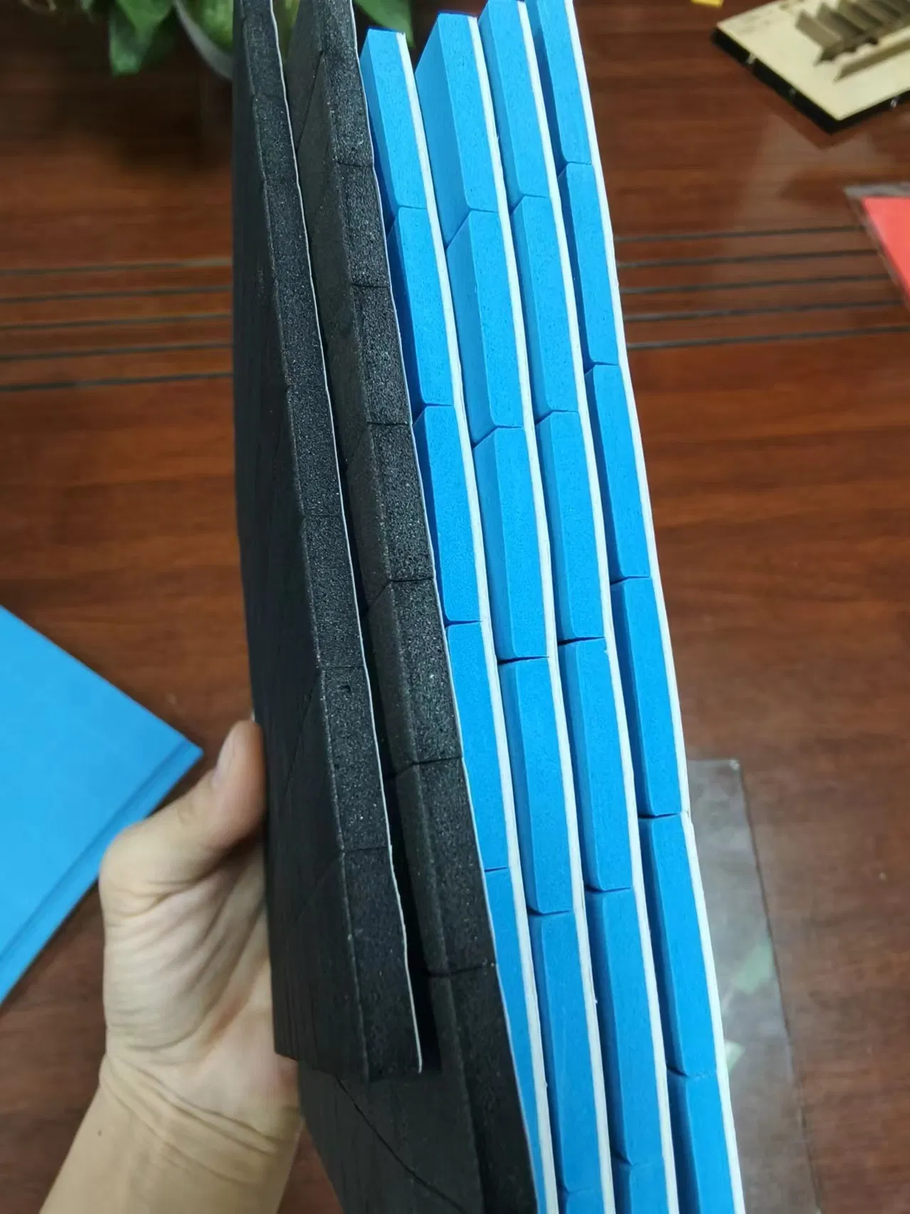 Rolls Red EVA Rubber Adhesive Foam Glass Edge Protection Shipping Separator Pads