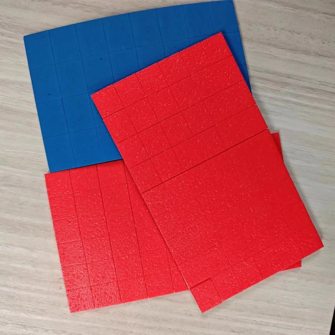 Durable 18X18mm Red PVC Pads for Glass Shipping Protection