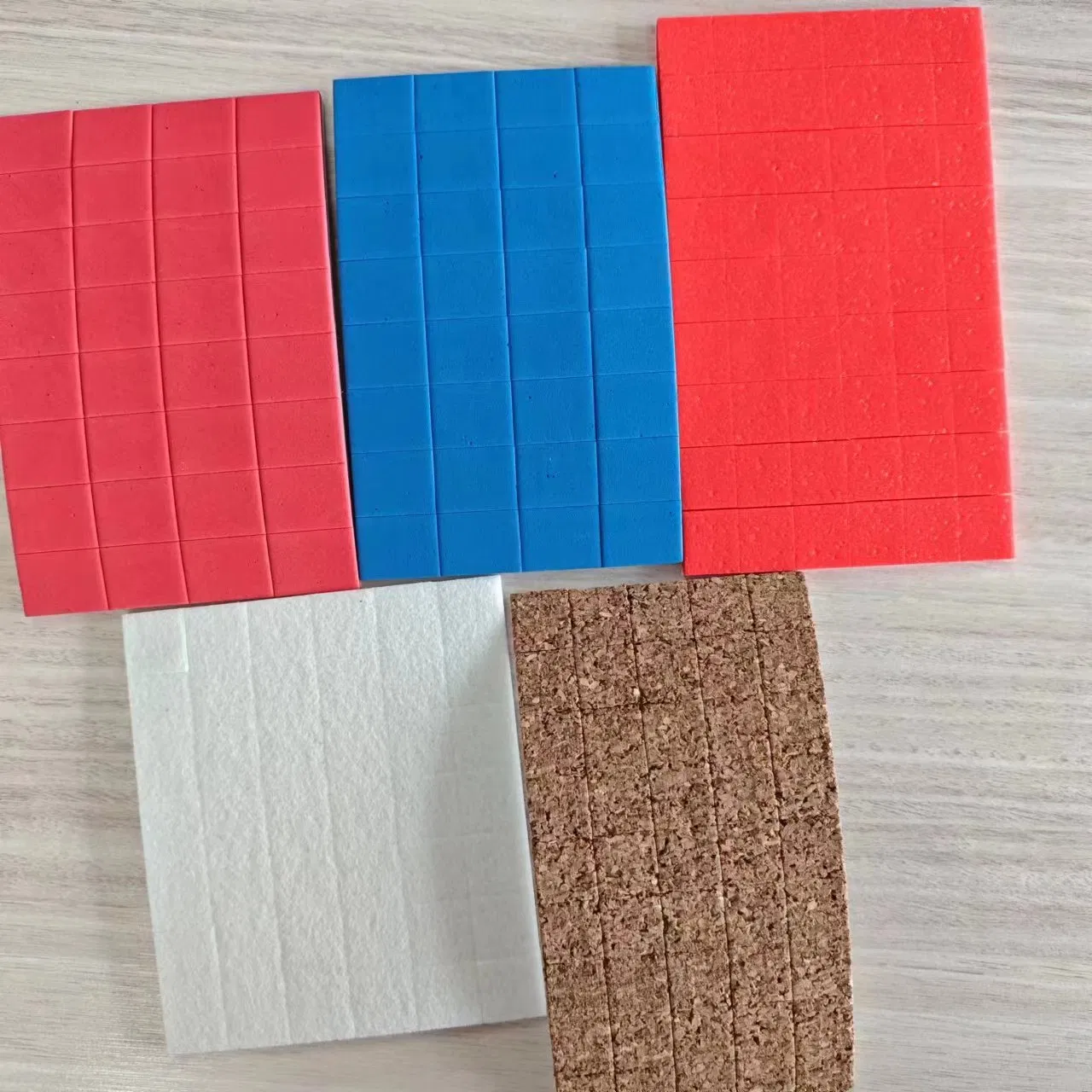 Durable 18X18mm Red PVC Pads for Glass Shipping Protection