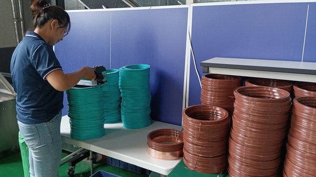 Royflexa industrial packing products including PTFE and graphite packing