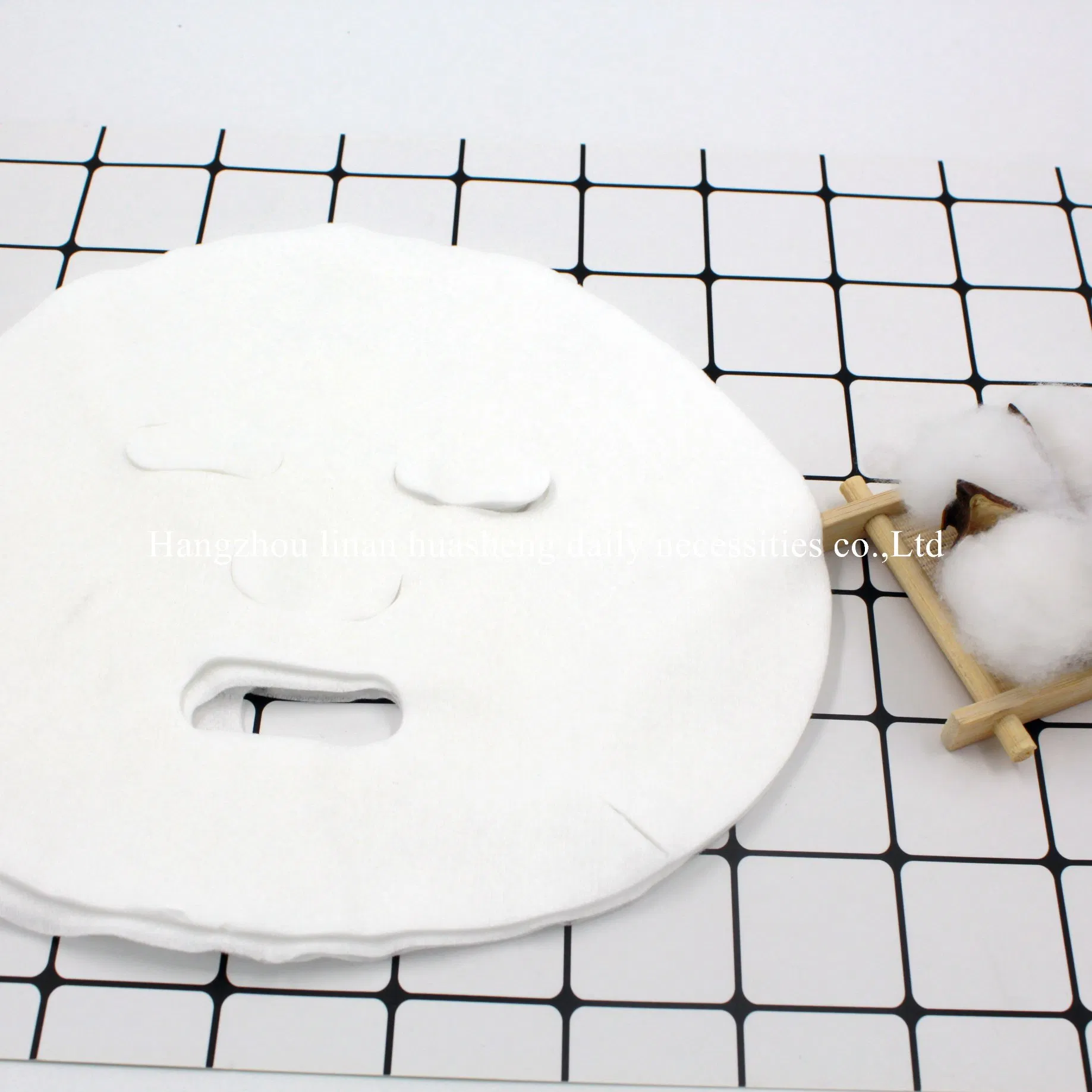 Non Woven Disposable Lint Free Cotton Facial Mask Sheet Compressed