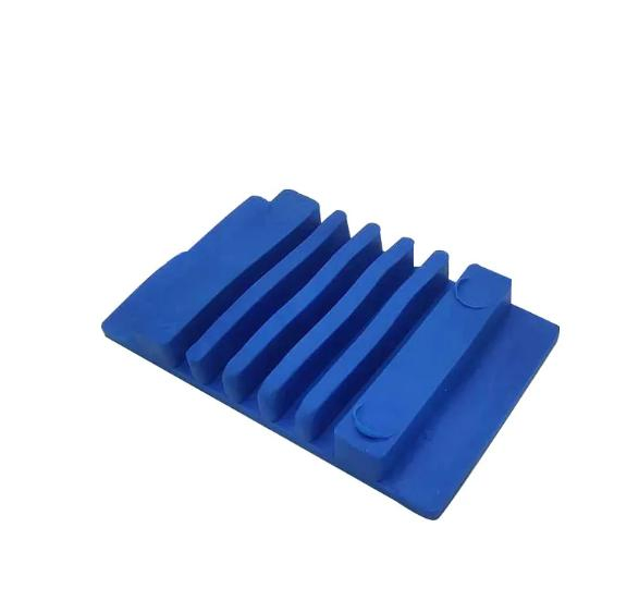 Custom Basketball Gym Sports Wooden Floor Shock Absorbing Rubber Pad Strip Cushioning Pad Damping Pad Wooden Keel Leveling Rubber Wedge Buffer