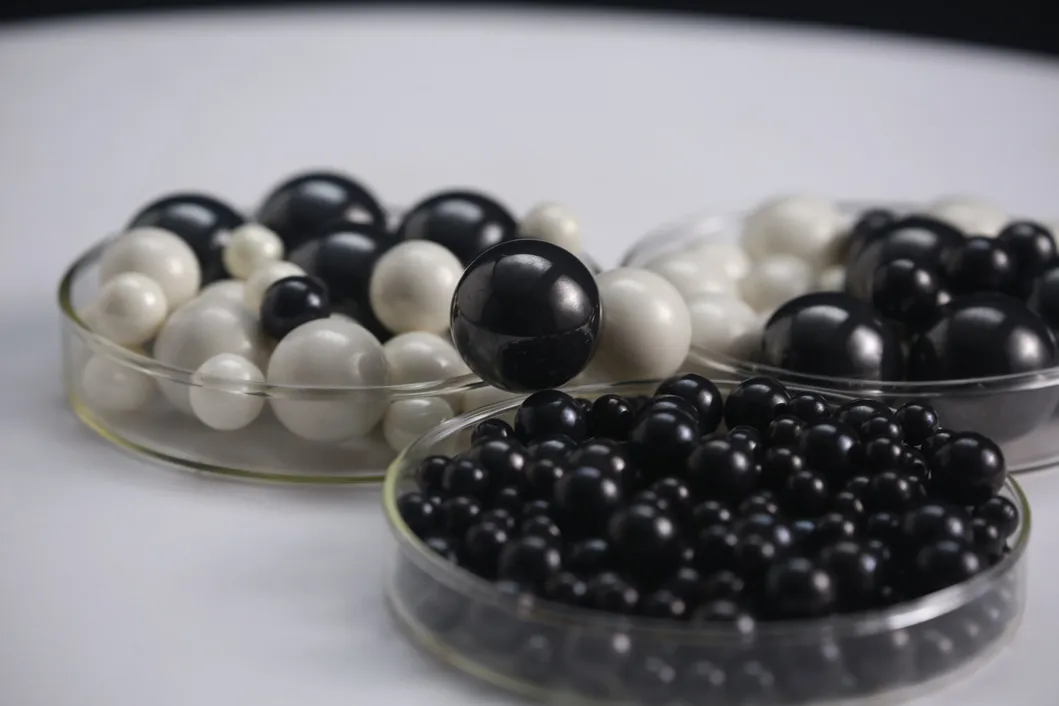 Ceramic Ball Detail 1