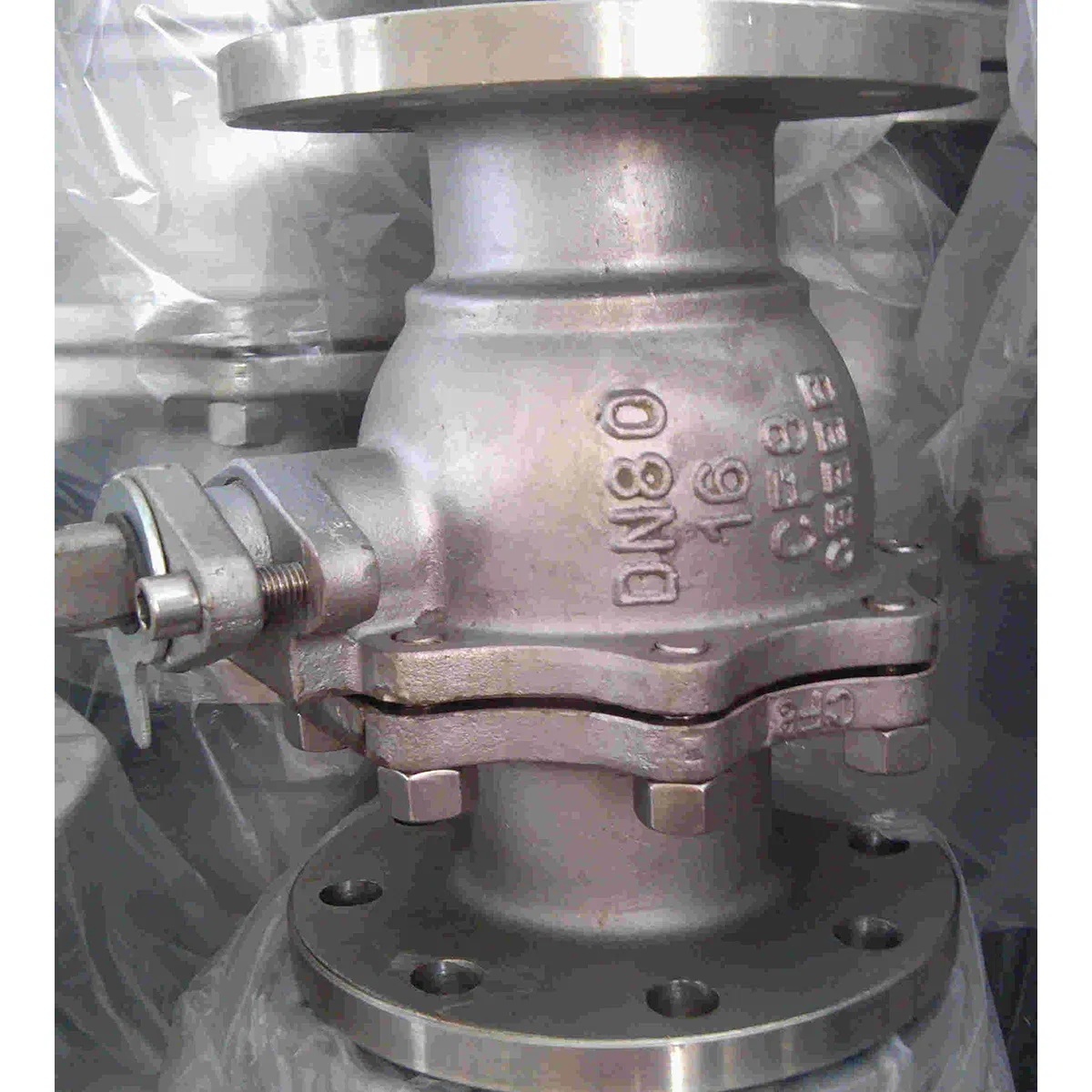 BS/DIN/JIS Wcb Carbon Steel Stainless Steel 316L DN100 Trunnion Mounted Pneumatic Flange Ball Valve