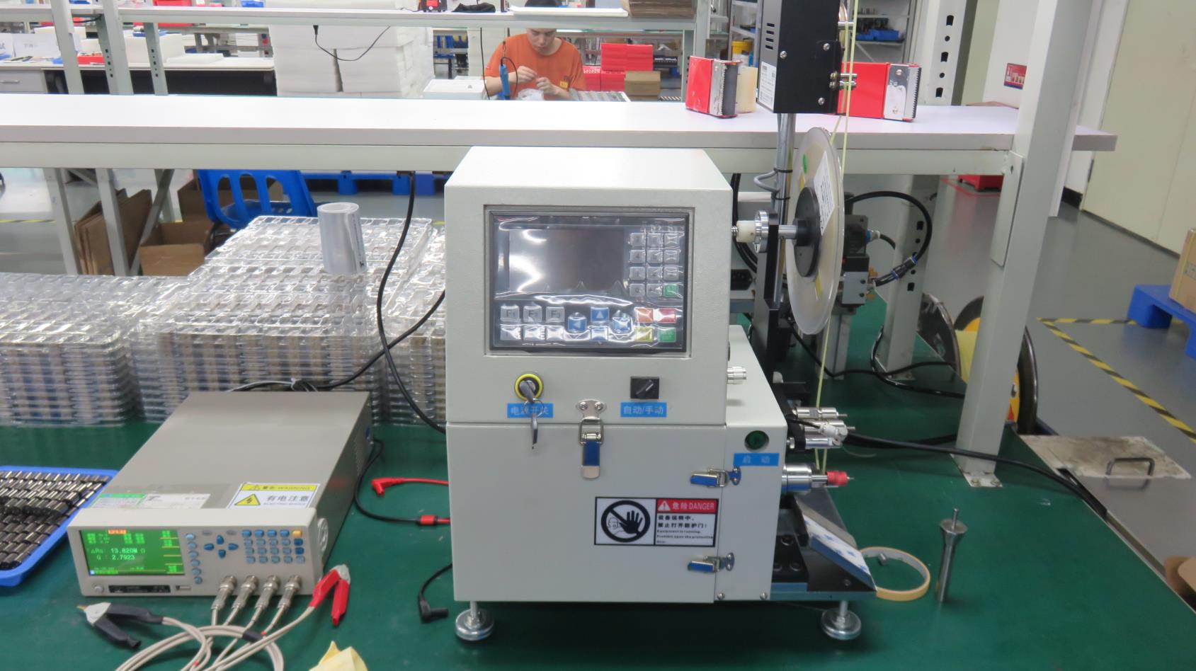 Polishing machine for motor shaft and surface finishing