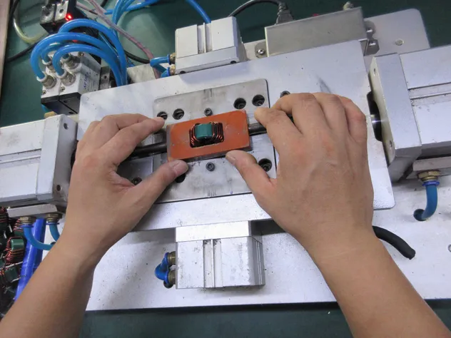Nanocrystalline Current Transformer with Copper Wire for 350W-1600W Applications